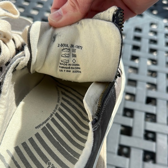 Taos Footwear Z Soul Gray and Cream Casual Sneakers - Picture 7 of 13